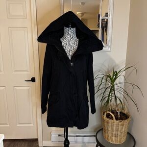Elegant Black Hooded Parka
